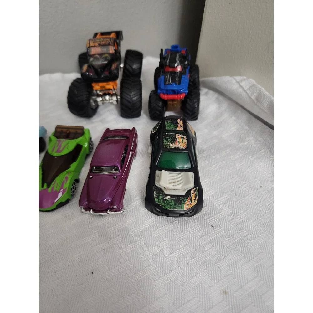 Mixed Toy Vehicle Lot 7pc Monster Trucks Diecast Cars Captains Curse Off-Road